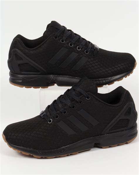 zx flux adidas all black.